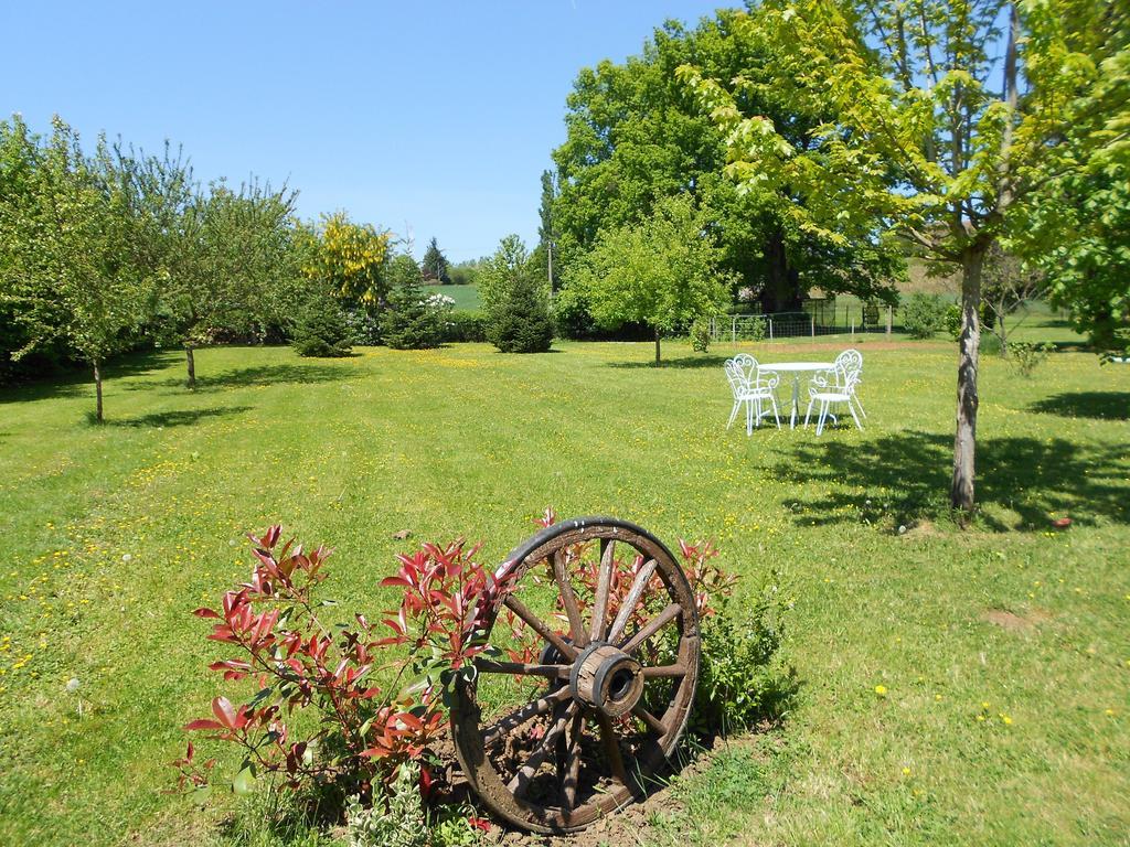 Au Coeur D'Origny Bed & Breakfast Couches Bagian luar foto